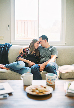 In home lifestyle maternity session